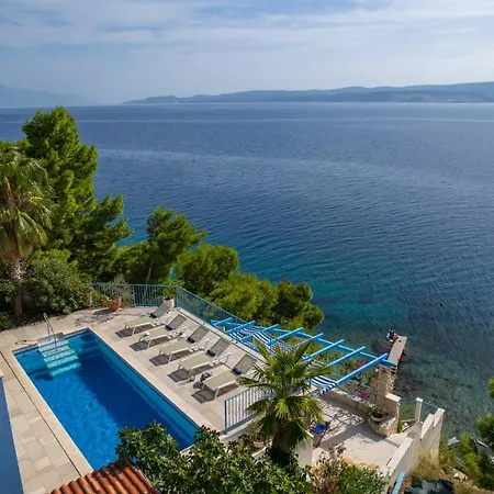 빌라 Seafront Azzurro With Heated Pool *