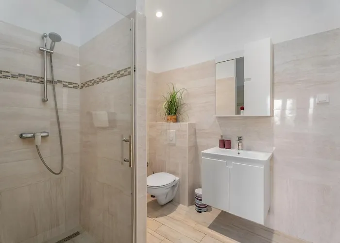 Villa Seafront Azzurro With Heated Pool