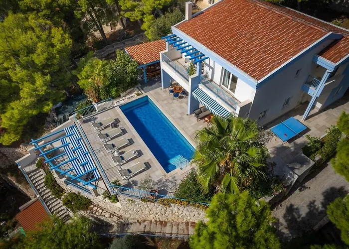 Villa Seafront Azzurro With Heated Pool Stanici