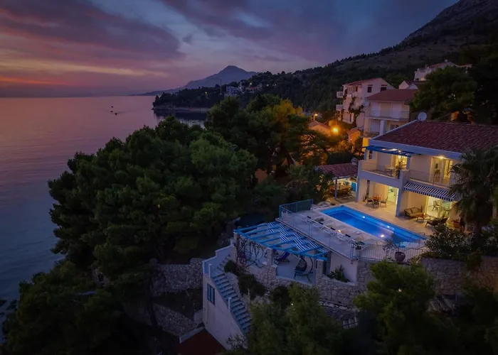 Villa Seafront Azzurro With Heated Pool Stanici