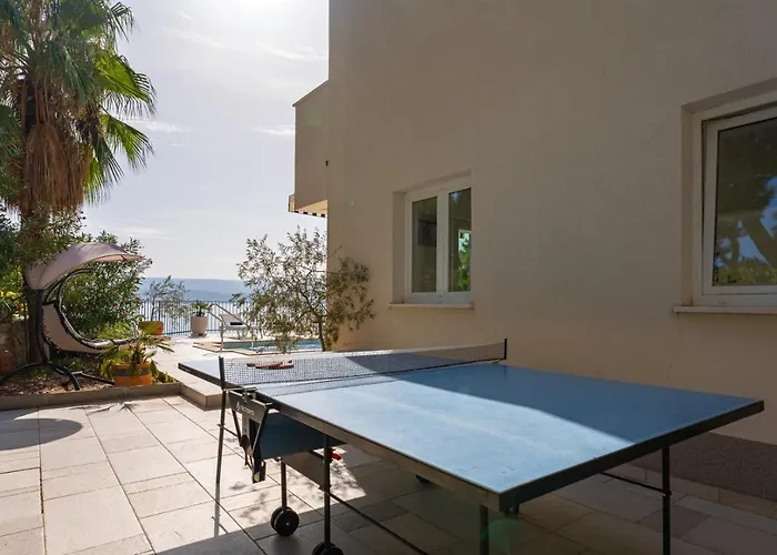 Seafront Azzurro With Heated Pool Villa
