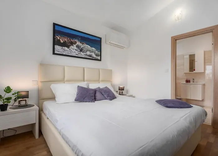 Seafront Azzurro With Heated Pool Stanici
