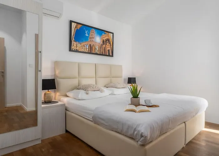 Villa Seafront Azzurro With Heated Pool