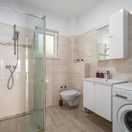 Seafront Azzurro With Heated Pool Villa