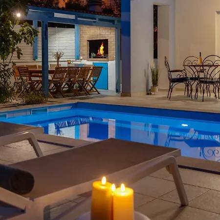 Seafront Azzurro With Heated Pool