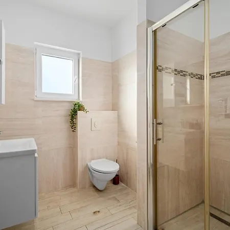 Villa Seafront Azzurro With Heated Pool Stanici