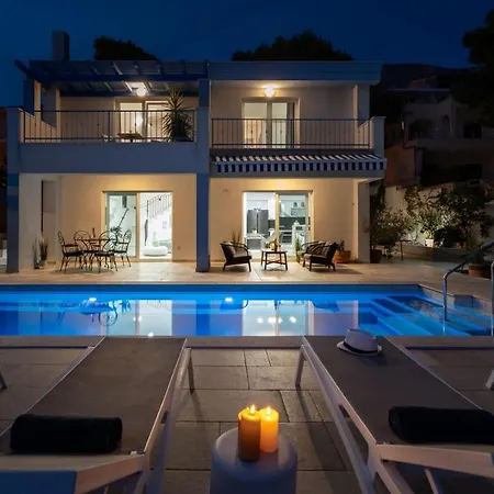Seafront Azzurro With Heated Pool