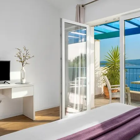 Seafront Azzurro With Heated Pool Stanici