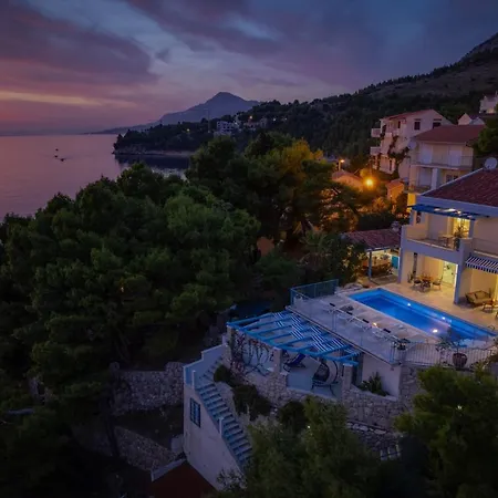 Villa Seafront Azzurro With Heated Pool Stanici