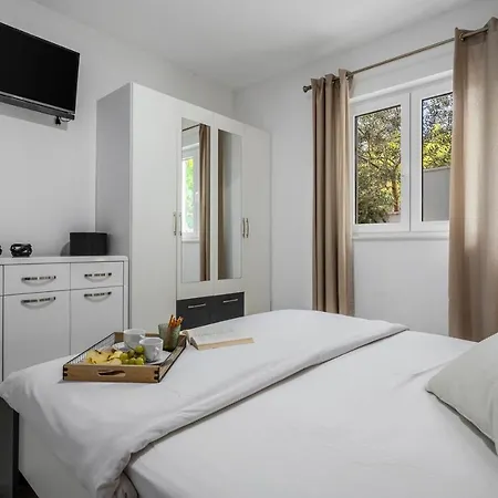 Seafront Azzurro With Heated Pool * Stanici