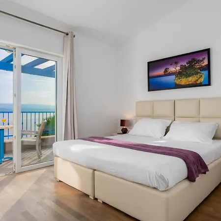 Seafront Azzurro With Heated Pool *