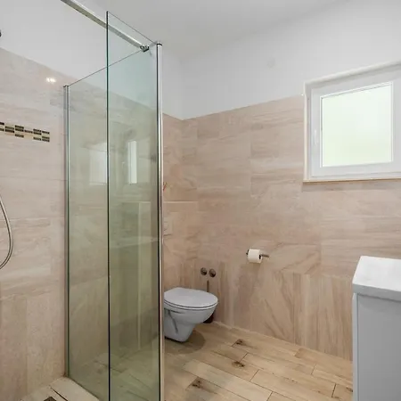Seafront Azzurro With Heated Pool * Stanici