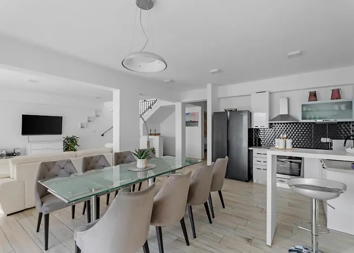 Seafront Azzurro With Heated Pool * Stanici