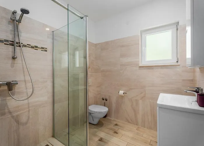 Seafront Azzurro With Heated Pool * Stanici